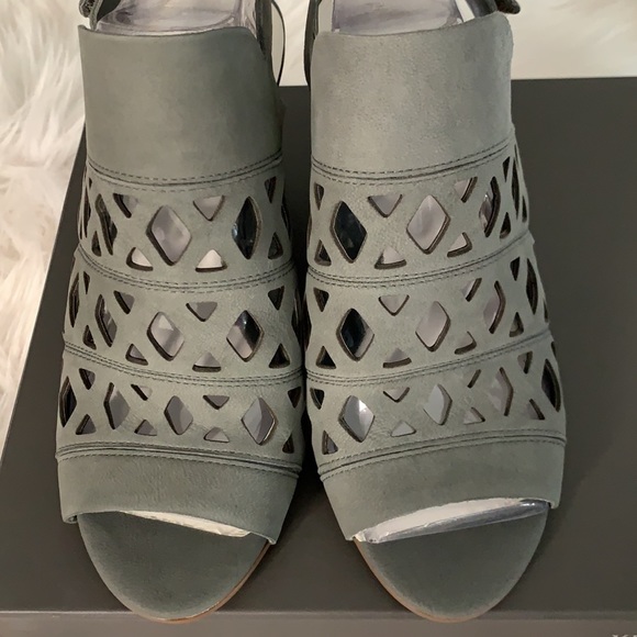 Vince Camuto Deverly Sandal Size 6.5 Wide - Picture 7 of 12